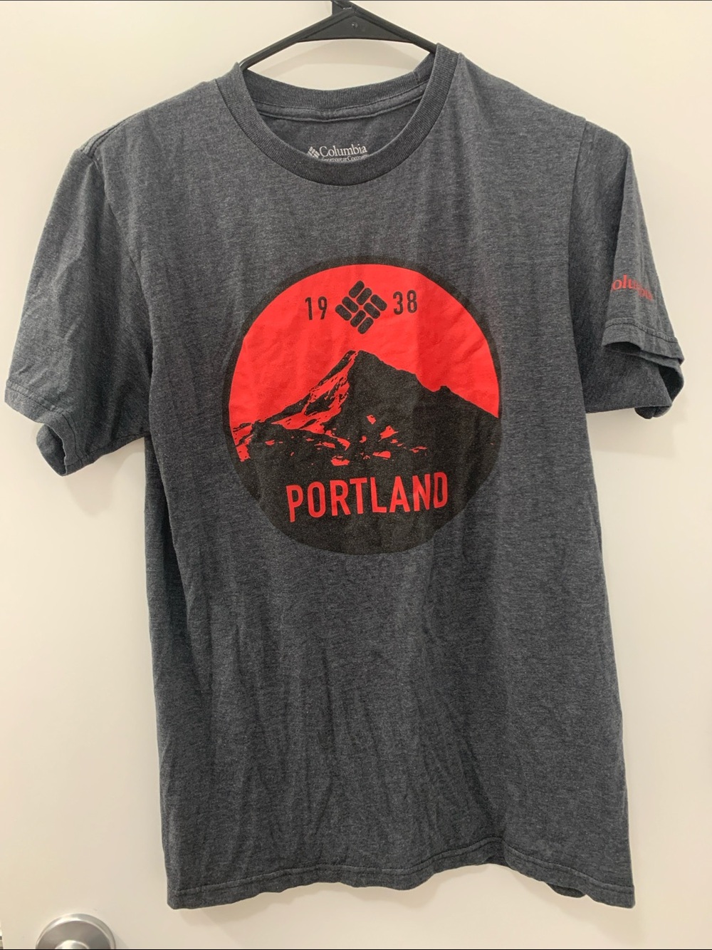 Columbia Brand Portland Graphic in Grey and Red